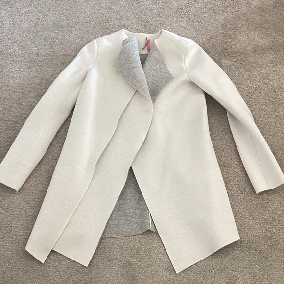 Imperial Elegant Cream Trench Coat small - Picture 4 of 5